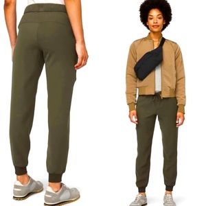 Lululemon Fly Away Joggers Pants Size 8